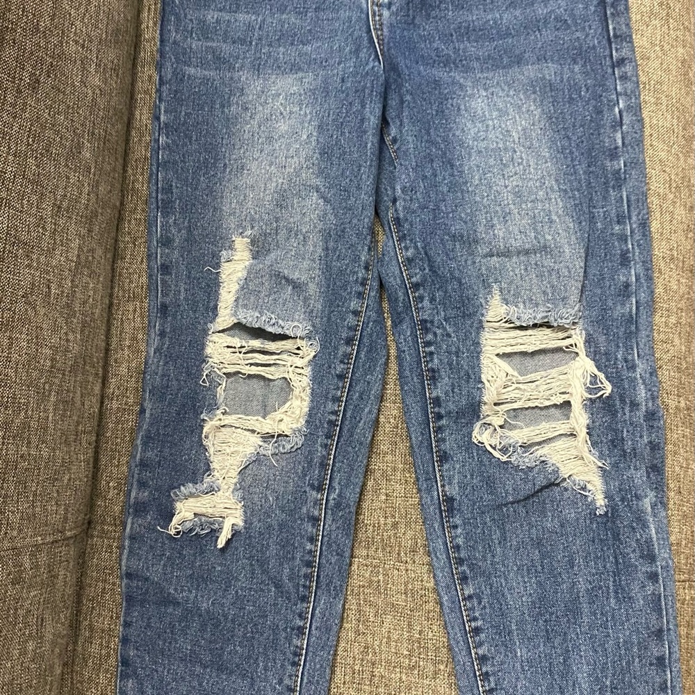 SHEIN Medium Washed Jeans